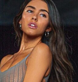 Madison Beer Nude: Check Out Beautiful Photos Of The Singer